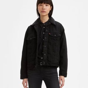 Levi’s EX-BOYFRIEND SHERPA TRUCKER JACKET